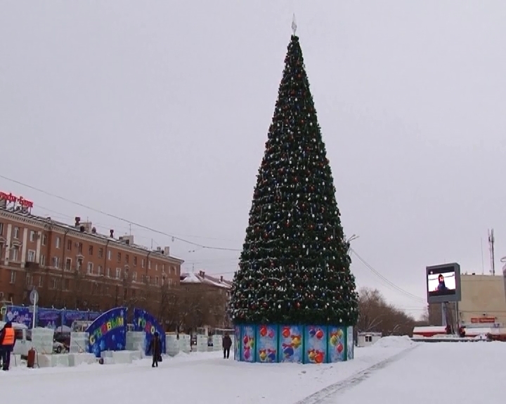 Комсомольская площадь в орске