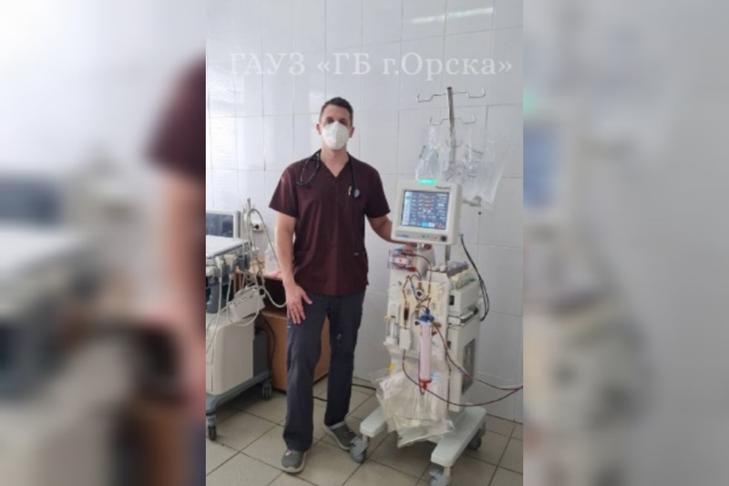 Медицина пациент. Как лечить в больнице. Дневной стационар. Медсестра и пациент после операции. Наркологическая больница.