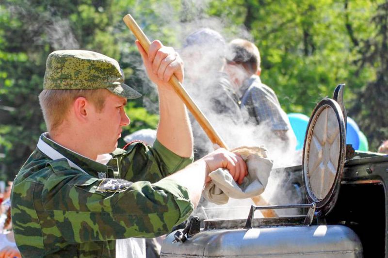 Солдатская каша на празднике